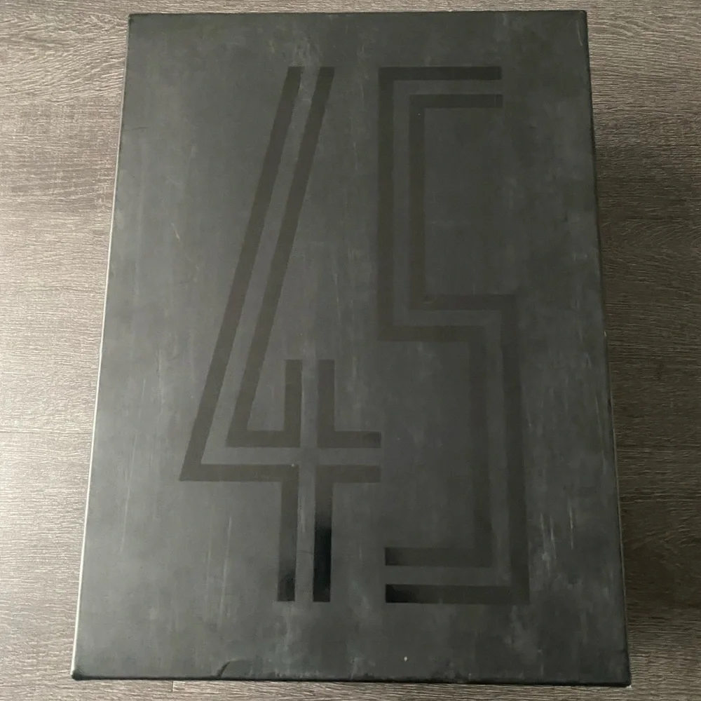 Jordan Space Jam 11 - Picture 2 of 6